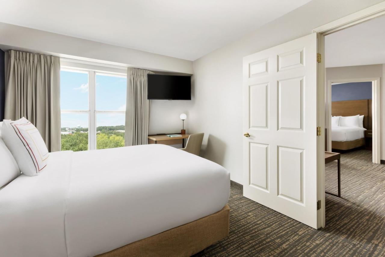 Potomac Mills Hotel