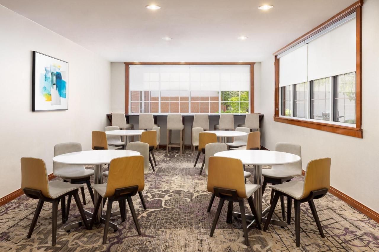 Potomac Mills Hotel 3*