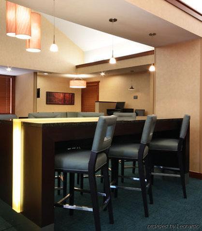 Hotel Potomac Mills