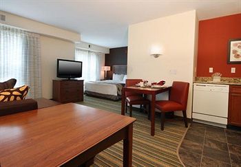 Potomac Mills Hotel Woodbridge