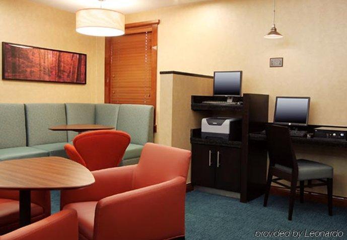Potomac Mills 3*